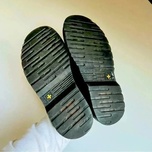 Dr. Martens Unisex Tevin Shoes - Picture 10 of 11